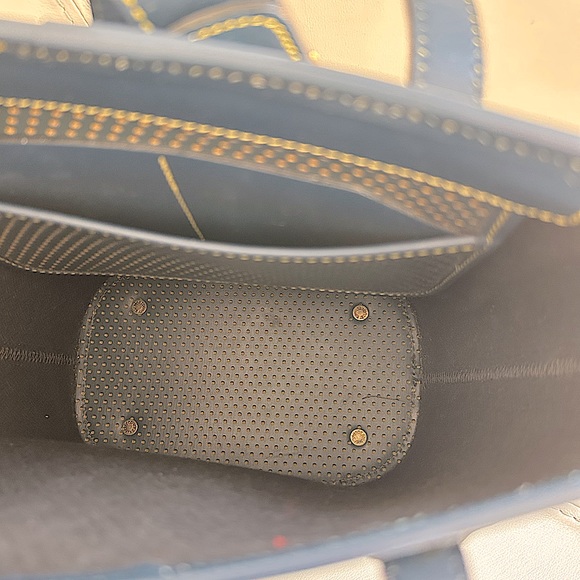 Dooney & Bourke vintage cabrio navy perforated leather bucket bag long handles - Picture 7 of 10